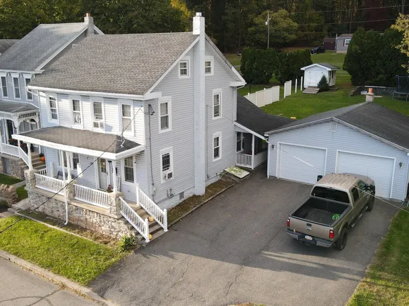 25 W Colliery Ave, Tower City, PA 17980