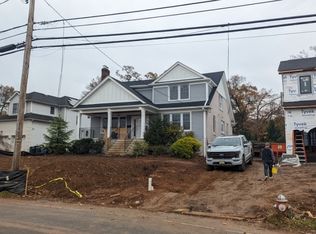 170 Beaufort Ave, Livingston, NJ 07039