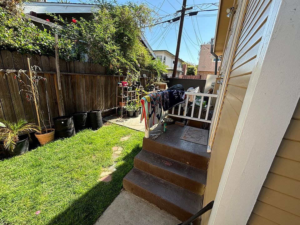 2nd image of 1086 Belmont Ave