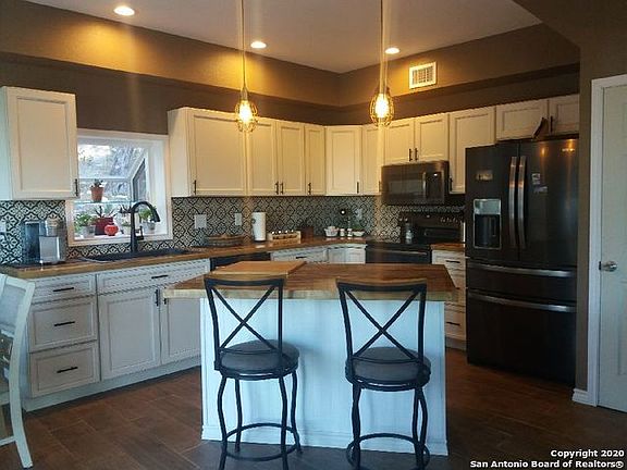 5th image of 218 Mountainside Dr