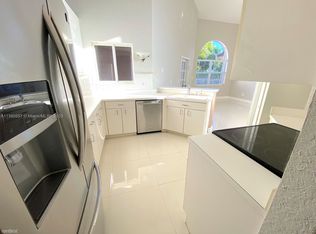 15631 SW 16th St, Hollywood, FL 33027
