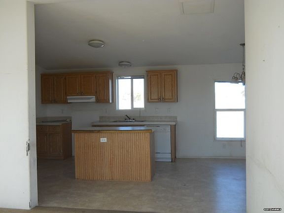3rd image of 660 Thornbird Dr