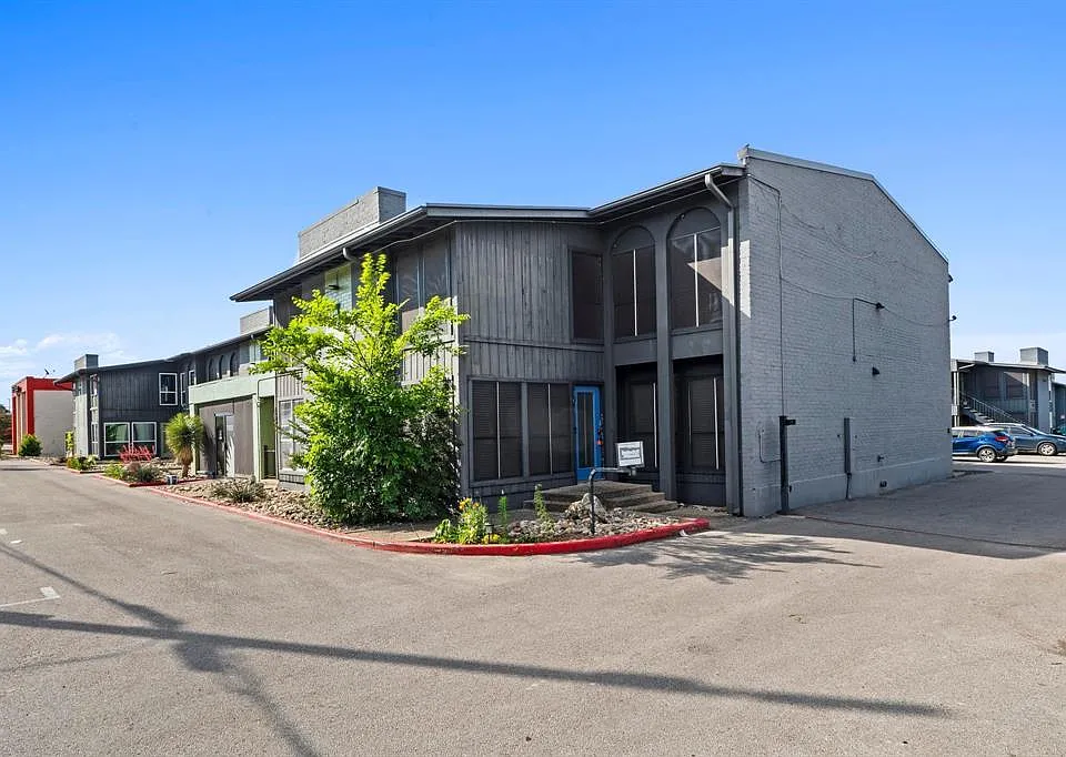 909 Reinli St #101