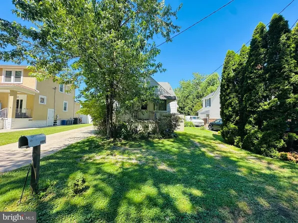 8608 Oak Rd, Baltimore, MD 21219