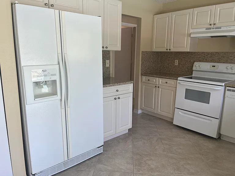 1401 SE Belcrest St — Photo 8