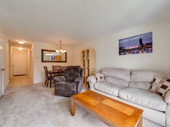 2nd image of 104 Alexandra Ct