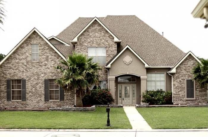 1942 Squirewood Drive