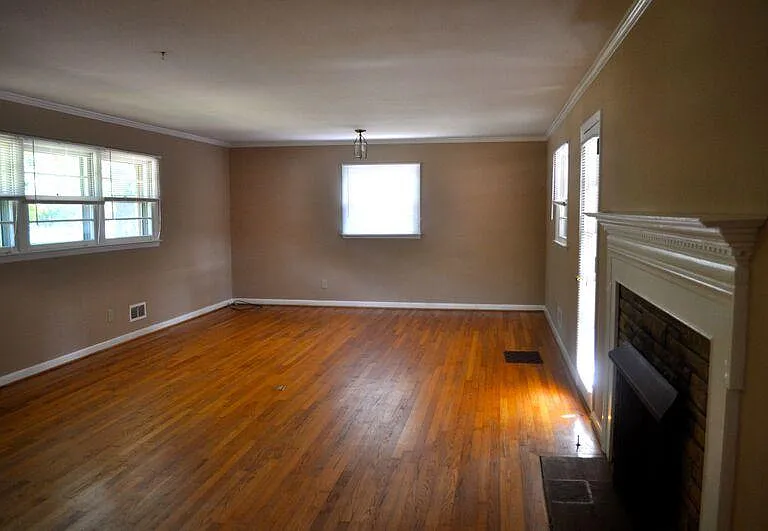 2309 Airline Dr — Photo 5