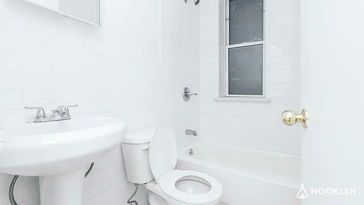 Rented by Nooklyn NYC LLC | media 18