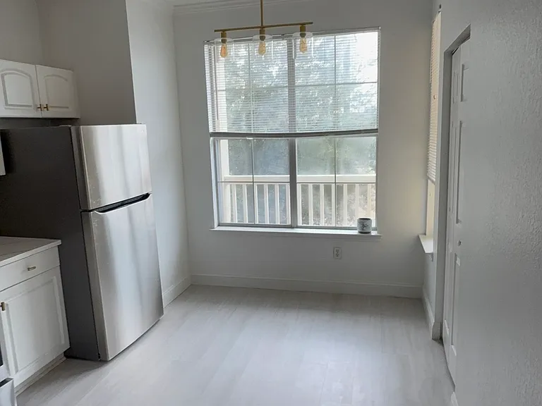 860 N Orange Ave #303 — Photo 4