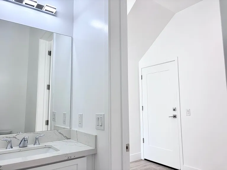 4020 N 12th St #4 — Photo 27