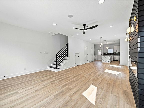 4th image of 7969 Ritz St