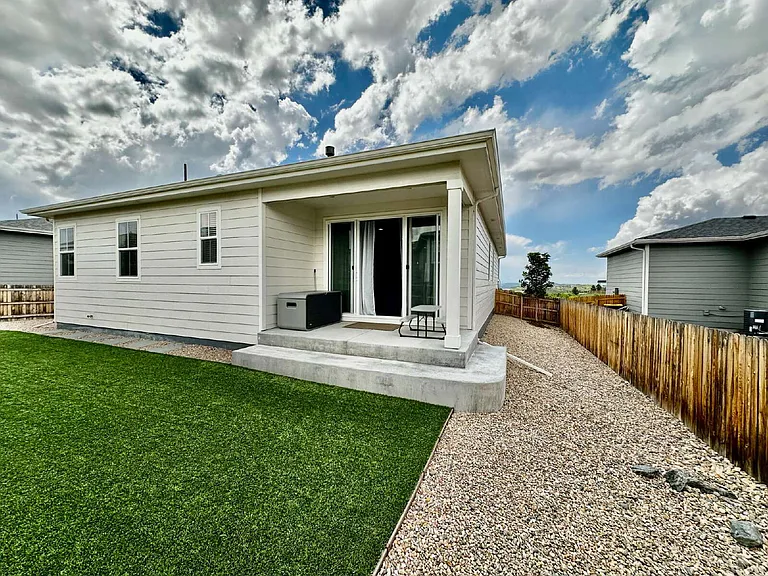 3983 Castle Vista Dr — Photo 29