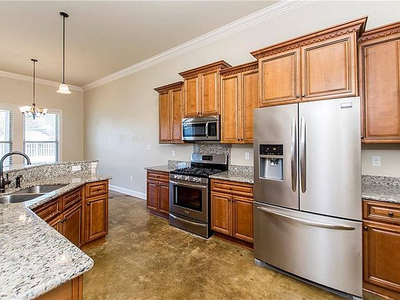 2nd image of 40174 Olde Mill Ln