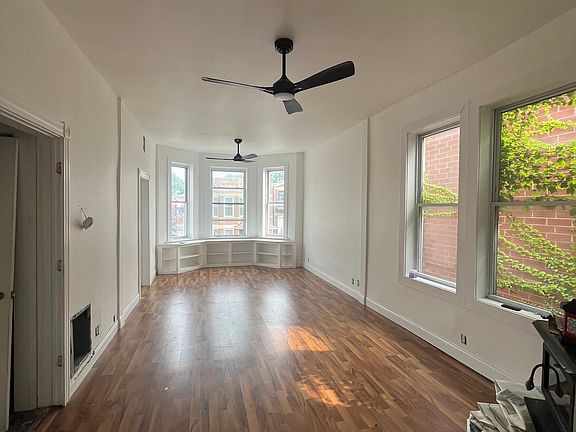 4th image of 2721 W Polk St #2