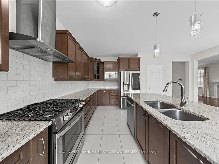 118 Culloden Cres — Photo 9