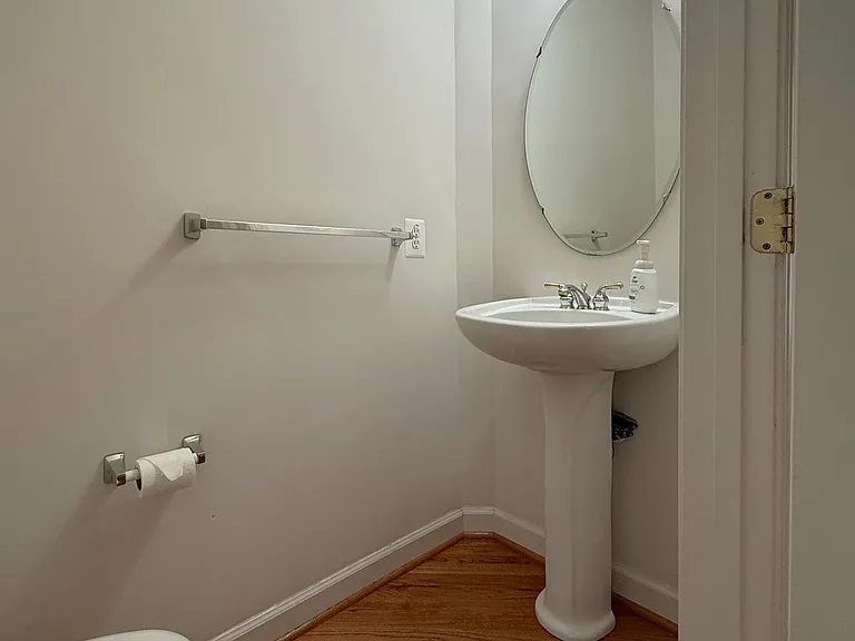 4415 Medallion Dr — Photo 24