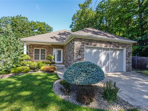 4562 E Highland Pkwy, Blasdell, NY 14219