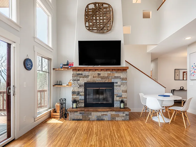 33 Silver Spoon Dr — Photo 3