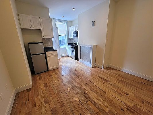 1st image of 613 9th Ave #2RR