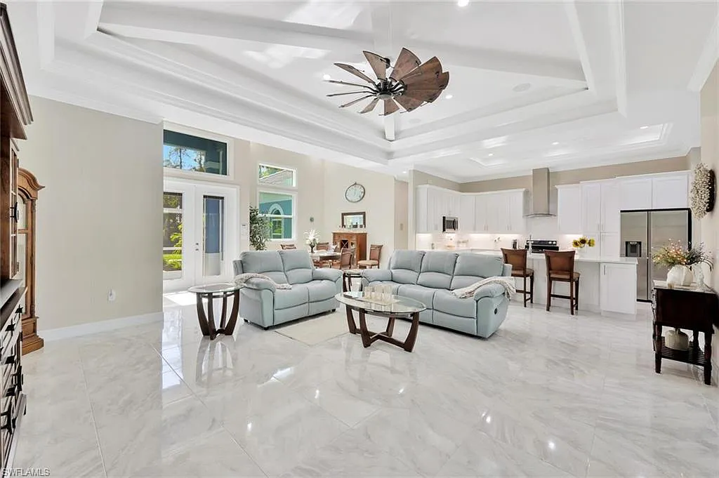 4 bed, 3.5 bath, 3200 sqft, $12,000 — Photo 2