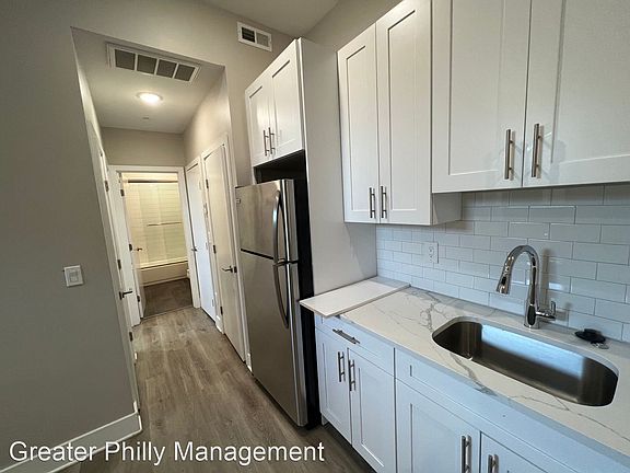 4th image of 4000 W Girard Ave APT 1B