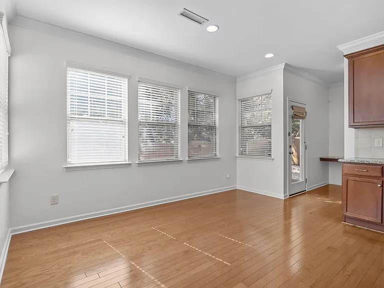 729 Lake Artesia Ln — Photo 24