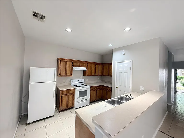 12818 Magenta Oaks Dr — Photo 23