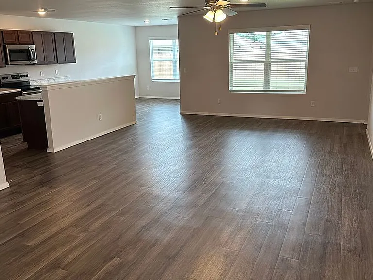 3216 E Jacob Ln — Photo 11