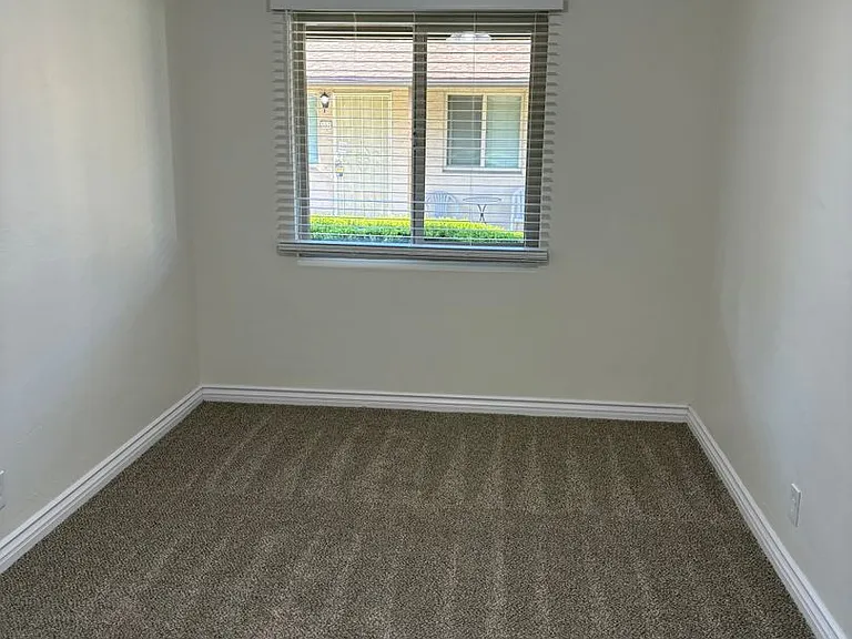 Greenranch Apartments — Photo 24