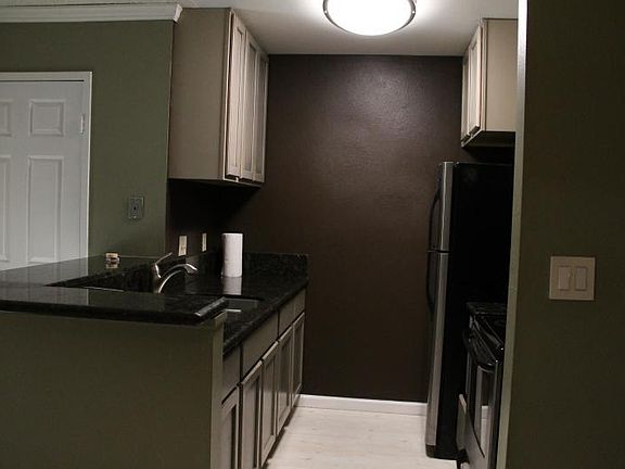 3rd image of 357 Half Moon Ln APT 7