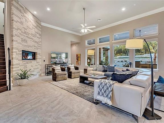 3rd image of 803 Sweet Grass Ln