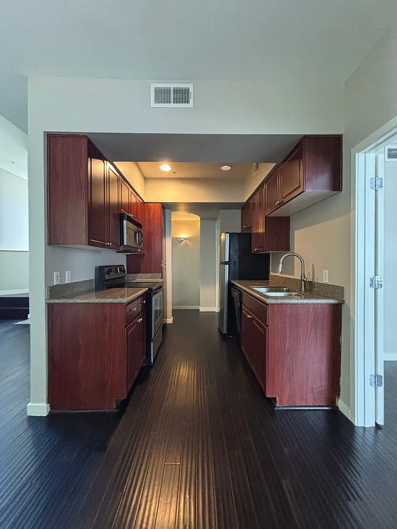 3rd Ave Palms 3 bed 2 bath — Photo 3