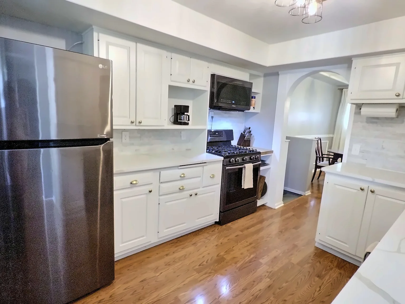3 bed, 2.5 bath, 2040 sqft, $2,800 — Photo 3