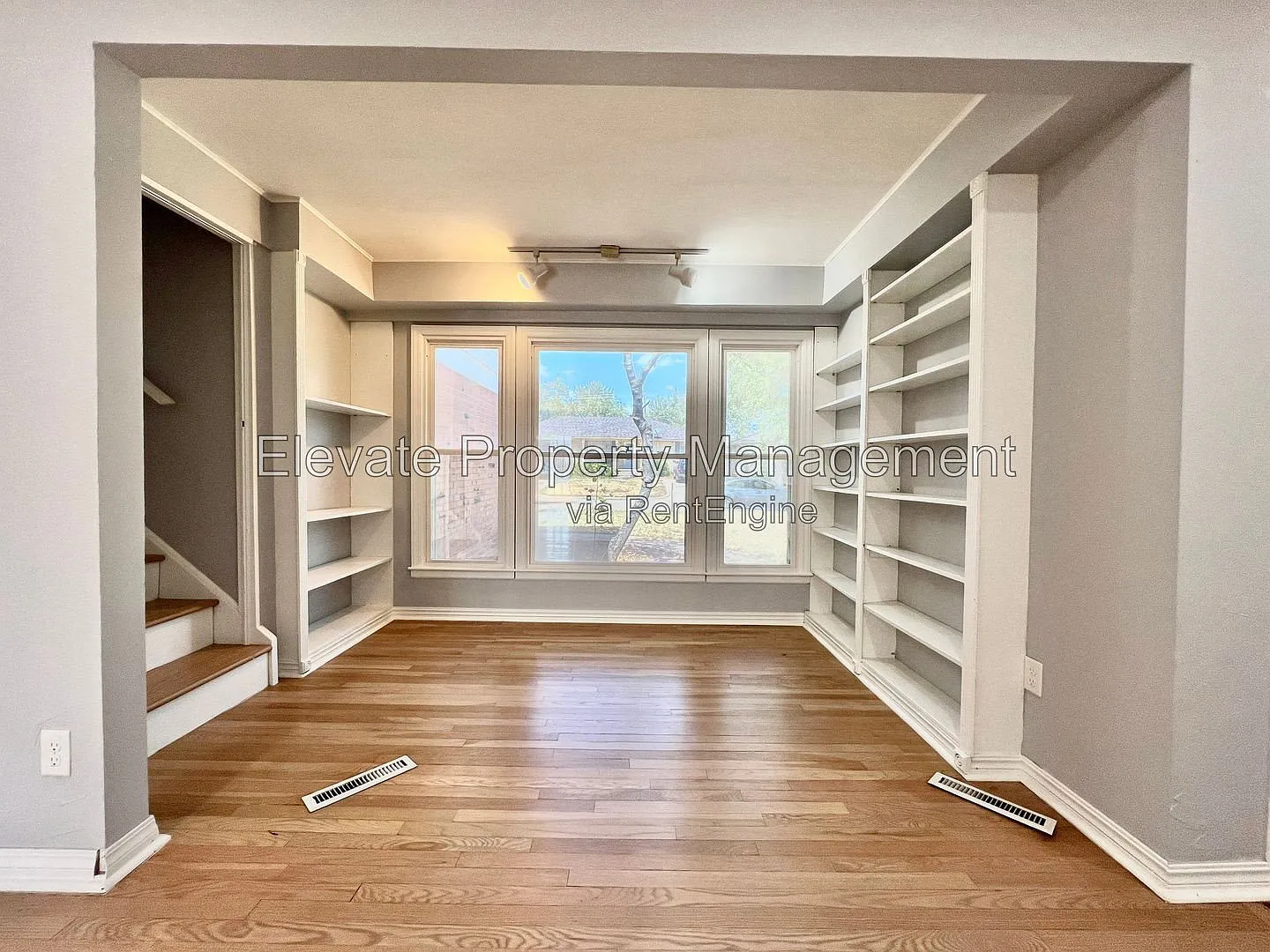 4 bed, 2.5 bath, 1990 sqft, $2,295 — Photo 3