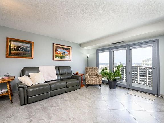 4th image of 300 Walnut St Unit 1301