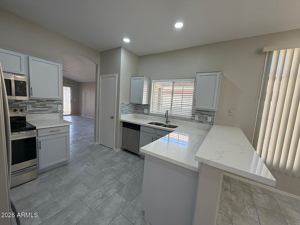 1st image of 2528 E CABALLERO Street