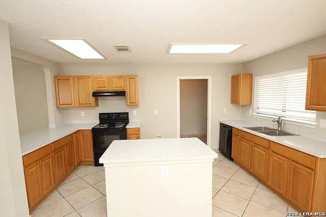 7807 Pecan Hts — Photo 9