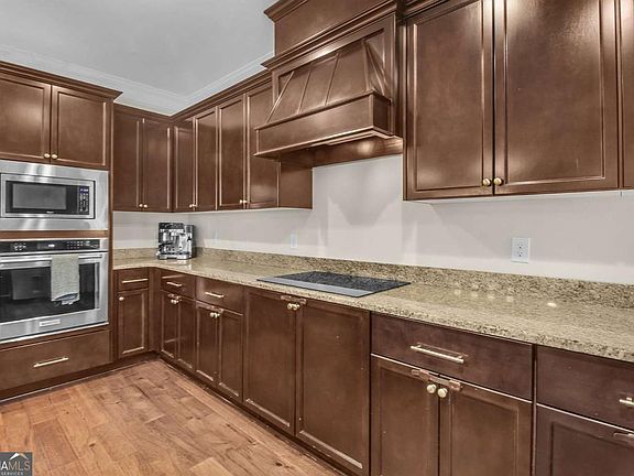 4th image of 218 Fairmont Dr