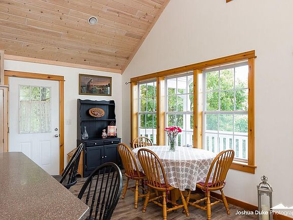 4th image of 21414 Lakeview Dr