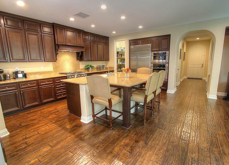 1st image of 27 Golf Dr
