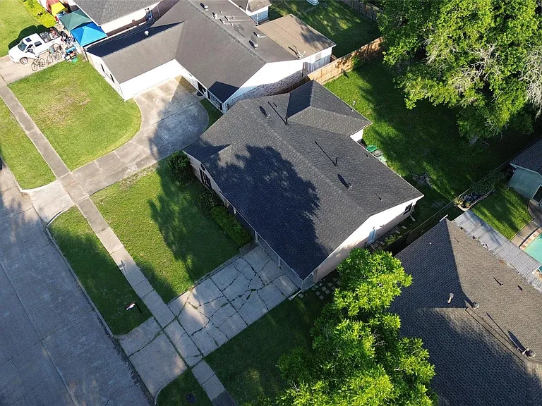 7607 Grape St — Photo 33