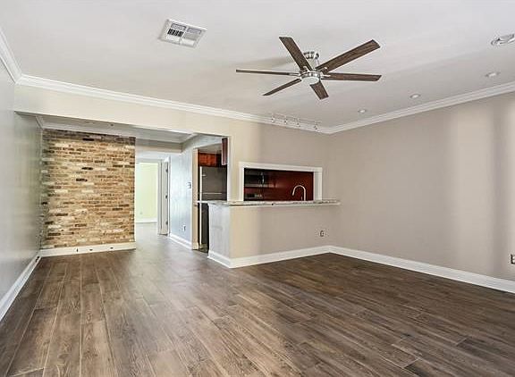2nd image of 3201 Saint Charles Ave APT 121