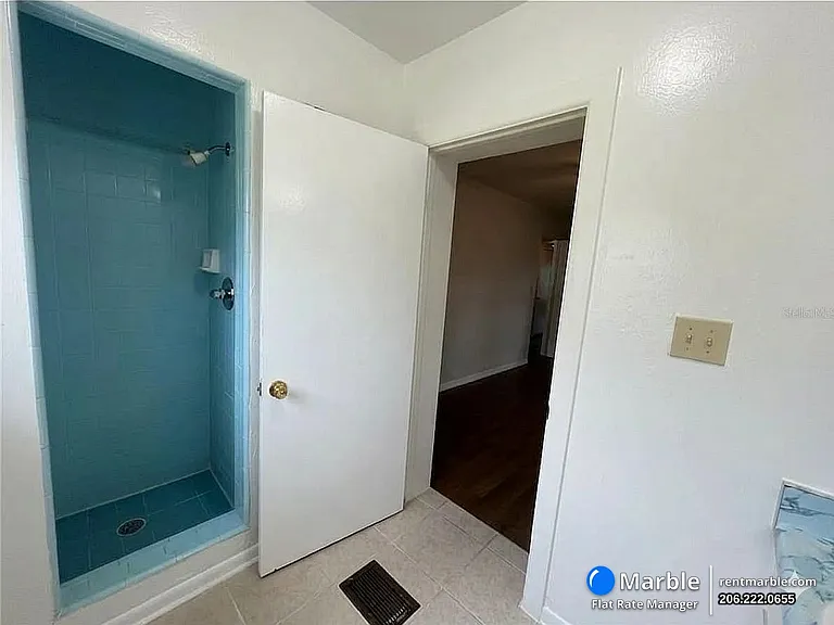 501 SE 14th St — Photo 14