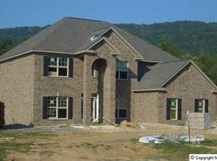 7054 Jacks Creek Ln SE, Owens Cross Roads, AL 35763