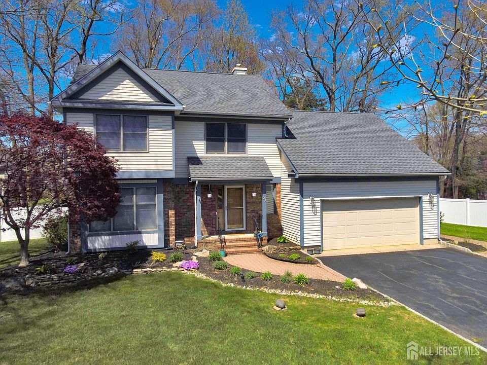 1st image of 27 Oakland Rd