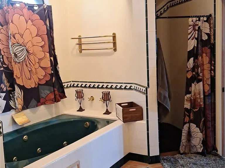 21425 Sawpit Canyon Rd — Photo 10