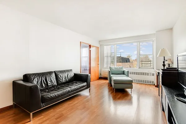 Sold by Compass | media 8