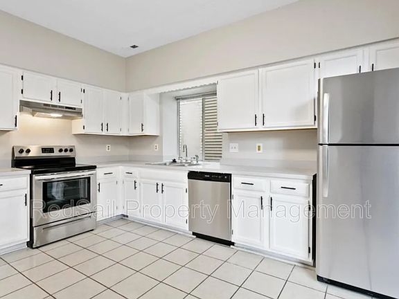 3rd image of 700 Casper Ln