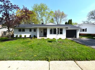 210 Pleasant Dr, Elk Grove Village, IL 60007